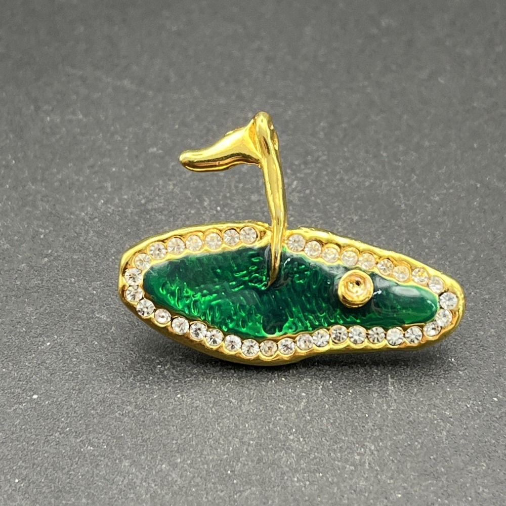 Golf Course Hole Flag Sport Bedazzled Rhinestones Gold Tone Lapel Hat Pin